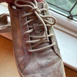 NEW/never worn Clarks “Marie Mist” pewter leather sneaker, size 9.5 M